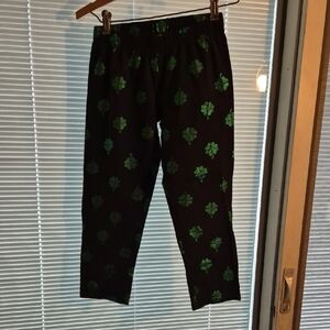 No Boundaries Black Capris Leggings with Green Shamrock Design XS